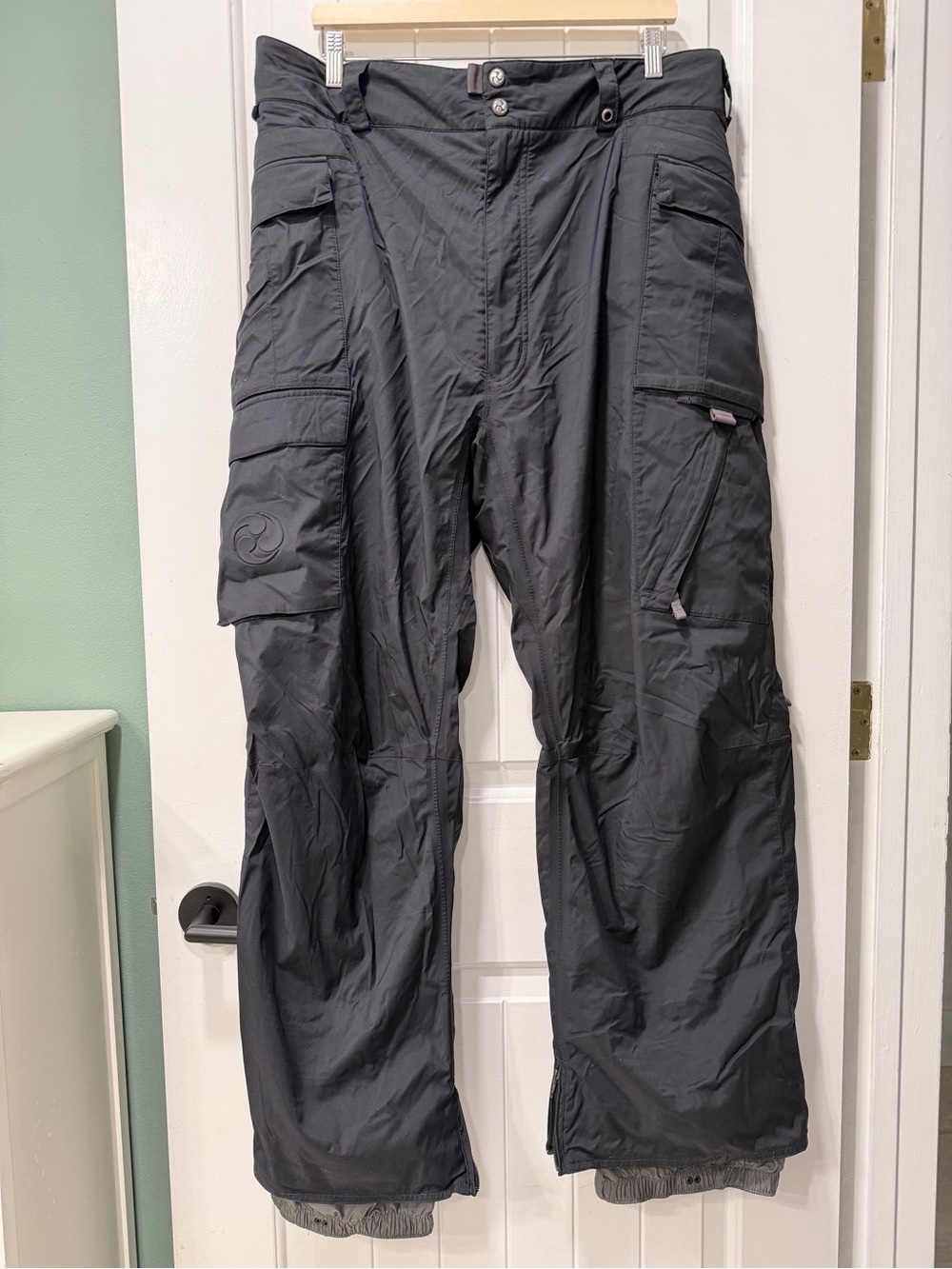 Burton Black Cargo Snowboarding/Skiing  Pants